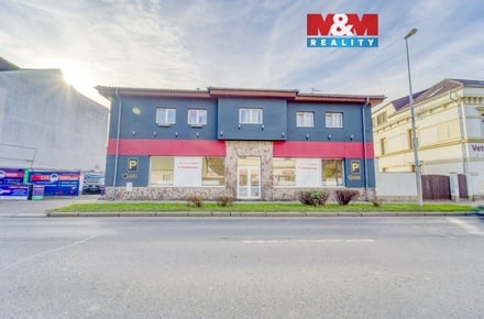 Pronájem obchodního prostoru 135 m², Praha 22