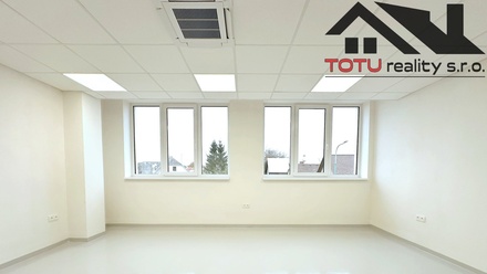Pronájem kanceláře 28 m², Jaroměř