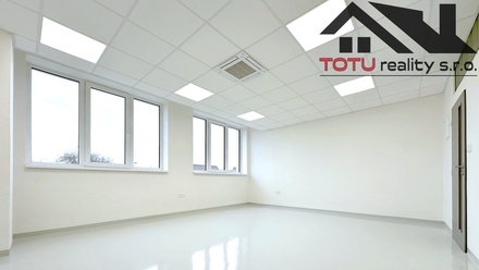 Pronájem kanceláře 28 m², Jaroměř