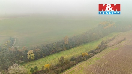 Prodej pole 8 999 m², Klobuky