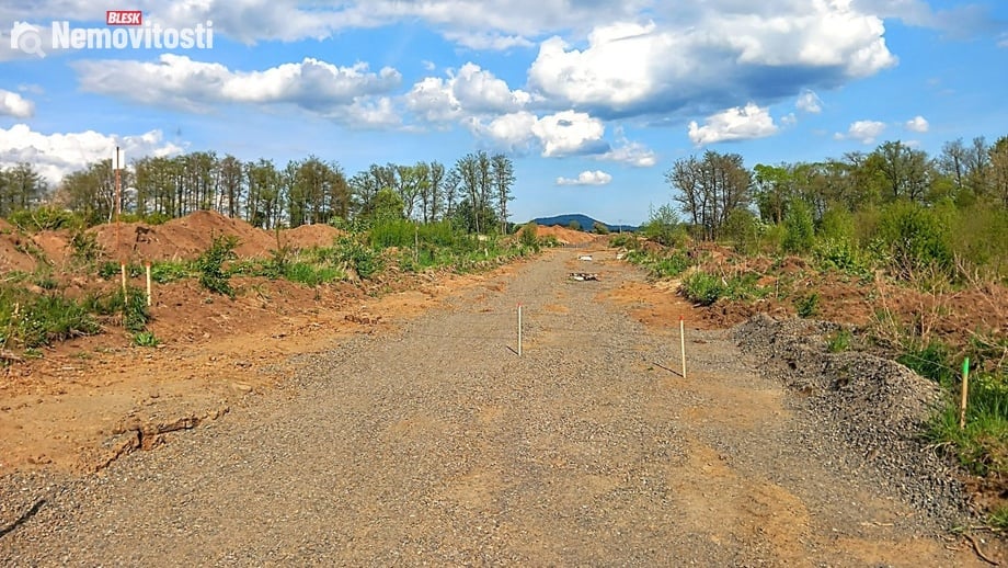 Prodej stavebního pozemku 1 179 m², Ostrov