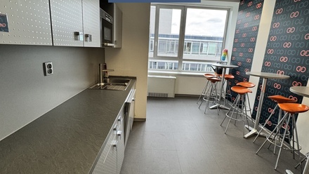 Pronájem kanceláře 407 m², Praha - Dejvice