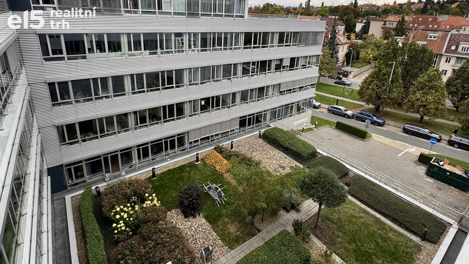 Pronájem kanceláře 407 m², Praha - Dejvice