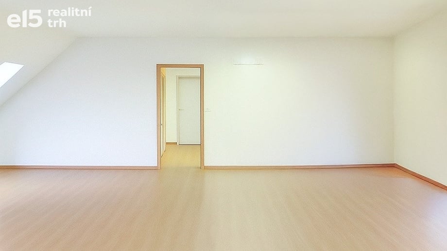 Pronájem kanceláře 144 m², Praha - Vršovice