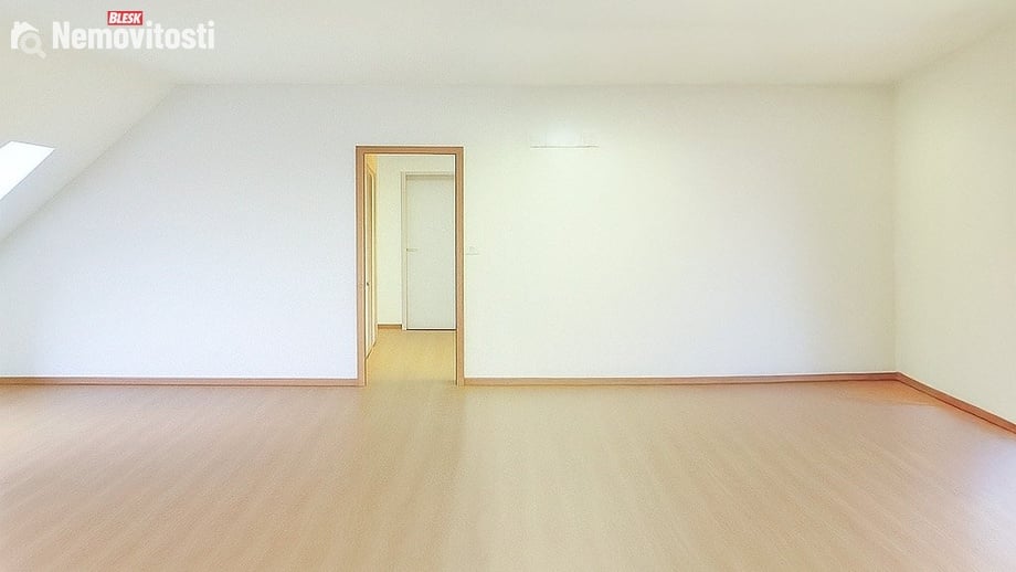 Pronájem kanceláře 144 m², Praha - Vršovice