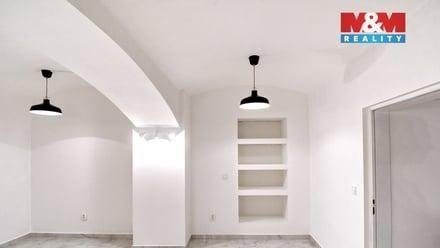 Prodej obchodního prostoru 72 m², Praha