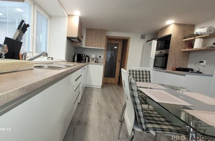 Prodej rodinného domu 210 m², Horní Újezd