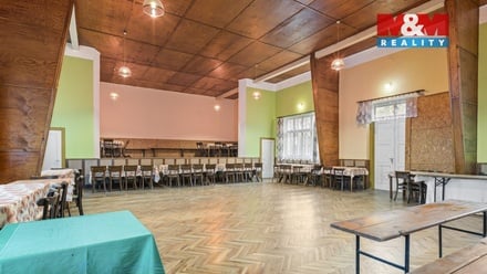 Prodej obchodního prostoru 280 m², Žlebské Chvalovice