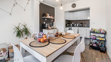 Prodej činžovního domu 452 m², Osek