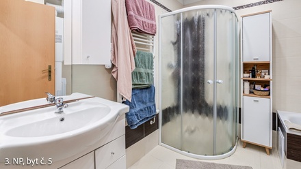 Prodej činžovního domu 452 m², Osek