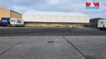 Pronájem komerčního pozemku 1 300 m², Tymákov