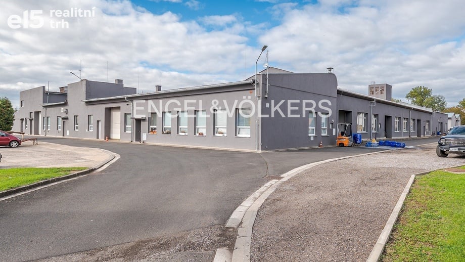 Pronájem skladu 162 m², Smidary