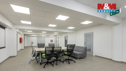 Pronájem kanceláře 210 m², Louny