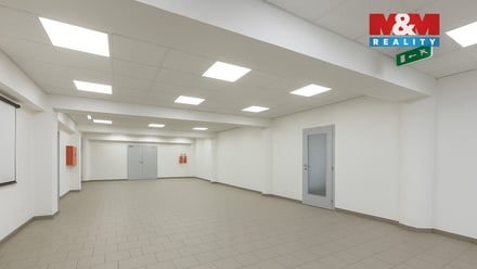 Pronájem kanceláře 210 m², Louny