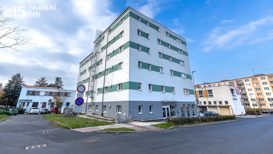 Pronájem kanceláře 210 m², Louny