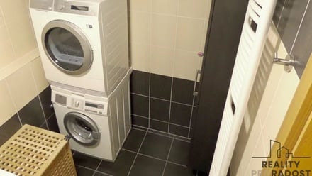 Pronájem bytu 3+kk 86 m², Praha 9