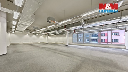 Pronájem obchodního prostoru 230 m², Děčín