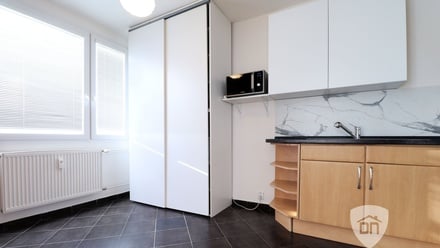 Pronájem bytu 3+1 69 m², Praha - Kobylisy