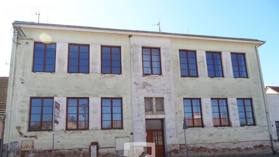 Prodej obchodního prostoru 400 m², Dolní Kounice