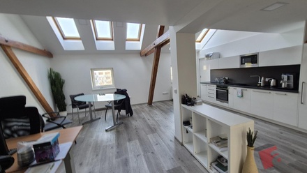 Pronájem kanceláře 141 m², Praha 4, Nusle