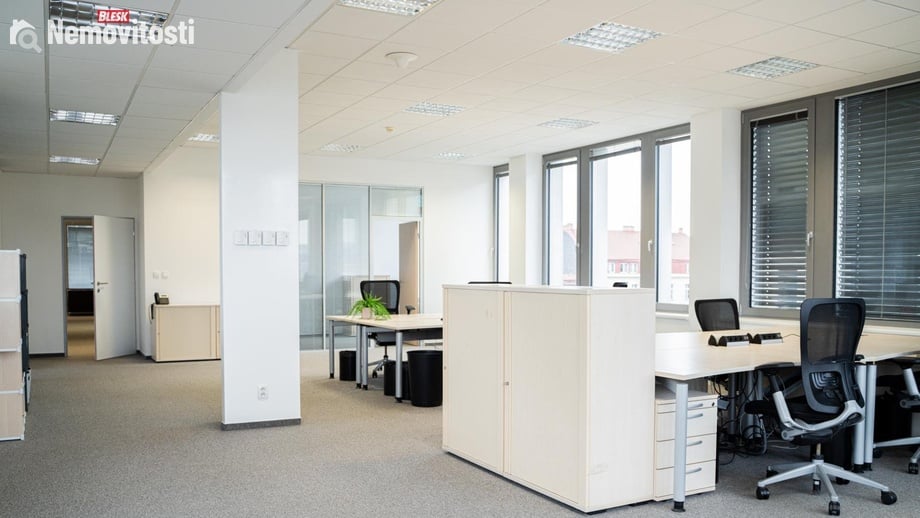 Pronájem kanceláře 159 m², Praha 8, Karlín