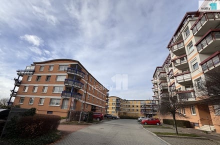 Pronájem bytu 1+kk 45 m², Praha 8