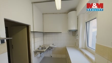 Pronájem skladu 220 m², Hostomice