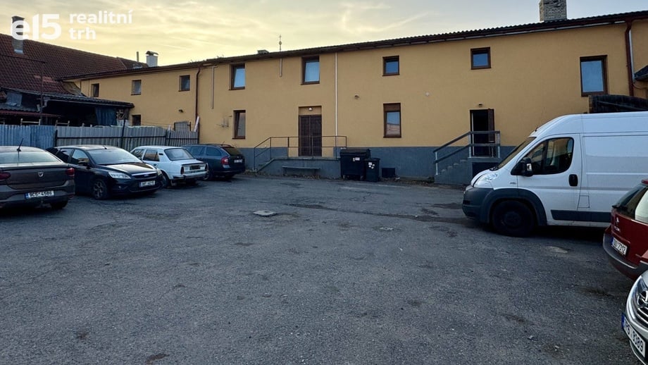 Pronájem skladu 220 m², Hostomice