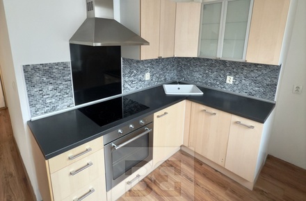 Pronájem bytu 2+1 51 m², Kladno