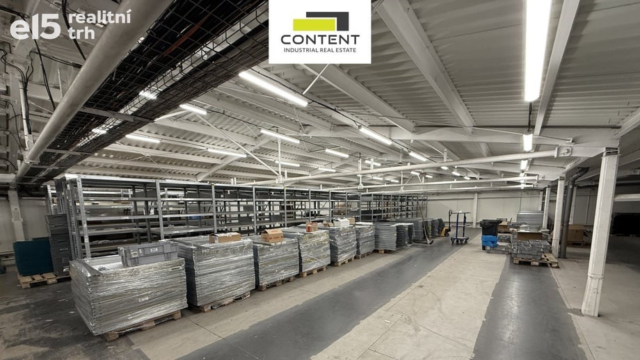 Pronájem skladu 3 922 m², Praha