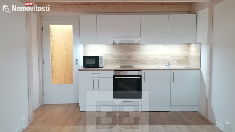 Pronájem bytu 1+kk 30 m², Ostrava - Přívoz