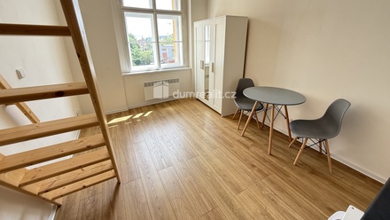 Pronájem bytu 1+kk 35 m², Praha 5