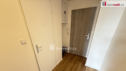 Pronájem bytu 1+kk 35 m², Praha 5