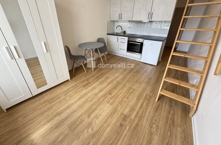 Pronájem bytu 1+kk 35 m², Praha 5