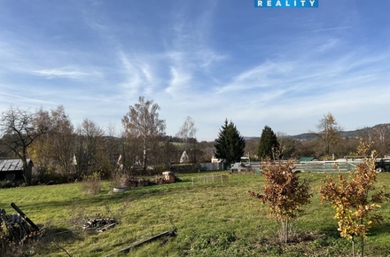 Prodej stavebního pozemku 3 147 m², Krhanice