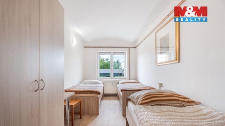 Prodej činžovního domu 732 m², Černčice