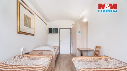 Prodej činžovního domu 732 m², Černčice