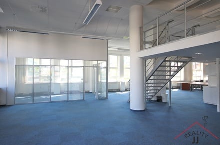 Pronájem kanceláře 650 m², Praha - Veleslavín