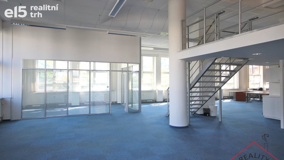 Pronájem kanceláře 650 m², Praha - Veleslavín