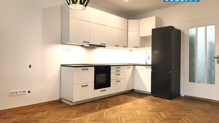 Pronájem bytu 2+kk 44 m², Praha 4