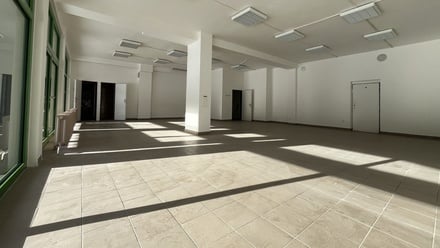 Pronájem obchodního prostoru 120 m², Jindřichův Hradec