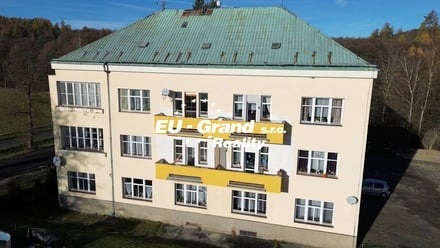 Prodej činžovního domu 1 165 m², Šluknov