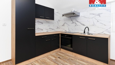 Pronájem bytu 3+1 80 m², Pardubice IV