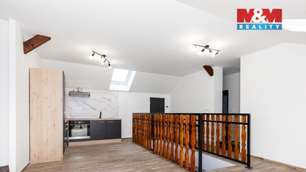 Pronájem bytu 3+1 80 m², Pardubice IV