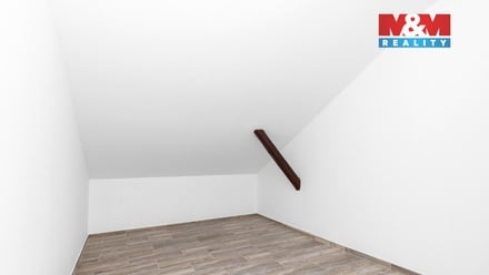 Pronájem bytu 3+1 80 m², Pardubice IV