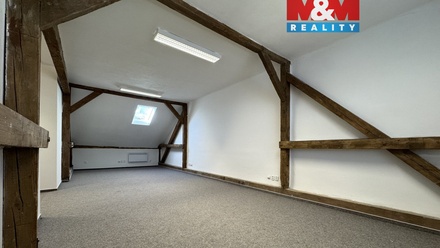 Pronájem kanceláře 251 m², Bechyně