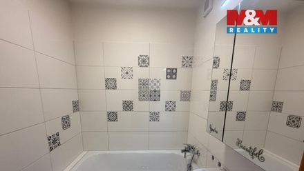 Pronájem bytu 4+1 94 m², Hradec Králové