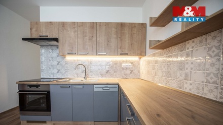 Pronájem bytu 4+1 94 m², Hradec Králové
