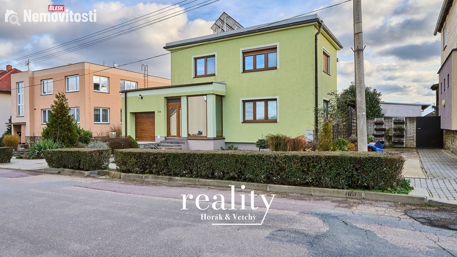 Pronájem rodinného domu 197 m², Únanov