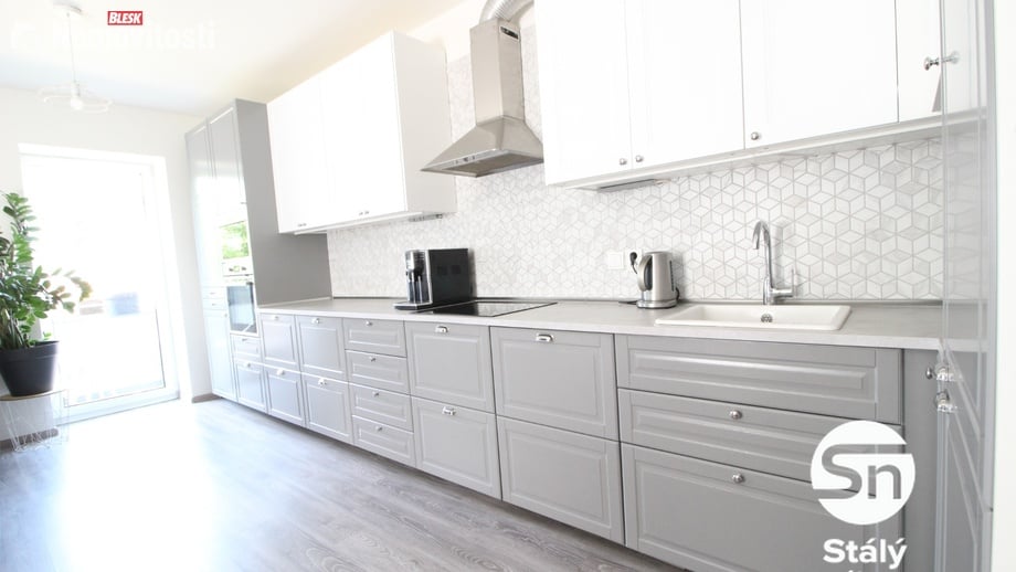 Pronájem bytu 3+kk 80 m², Milovice - Mladá